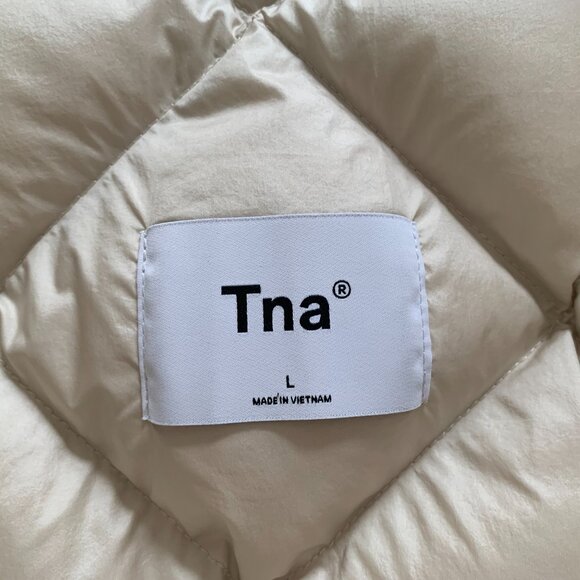 TNA Archive Quilted Jacket — Matte Pearl (Size L) - Picture 9 of 10